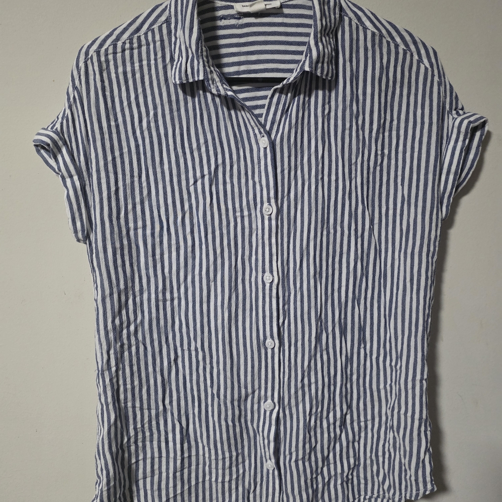 beachlunchlounge Blue and White Vertical Stripe Short-Sleeve Button-Down Shirt